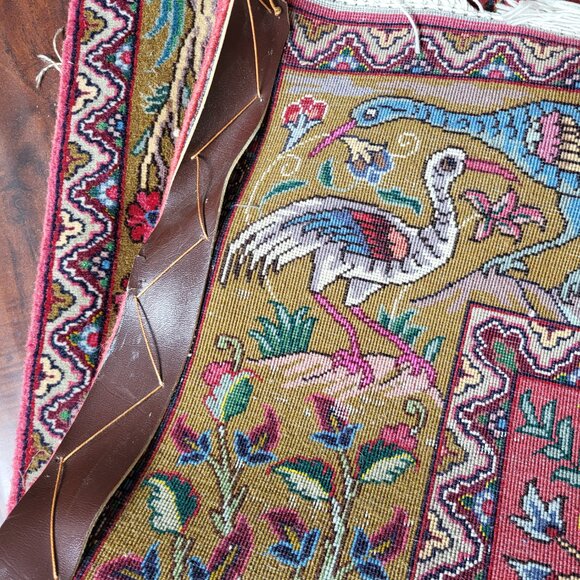 A semi-antique Ghom carpet in silk - Picture 8 of 9